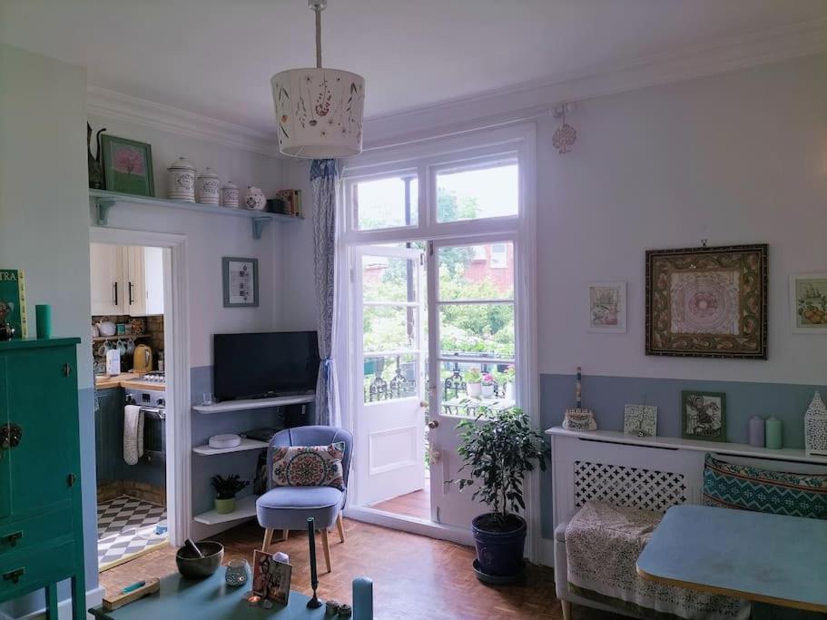 Charming London With Balcony Apartment Bagian luar foto