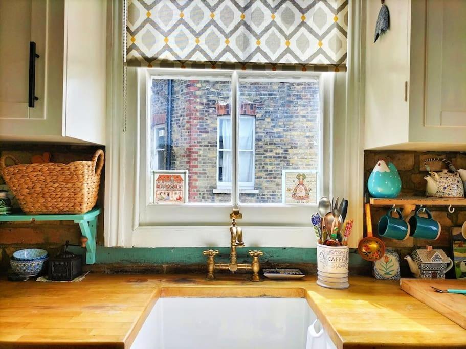 Charming London With Balcony Apartment Bagian luar foto