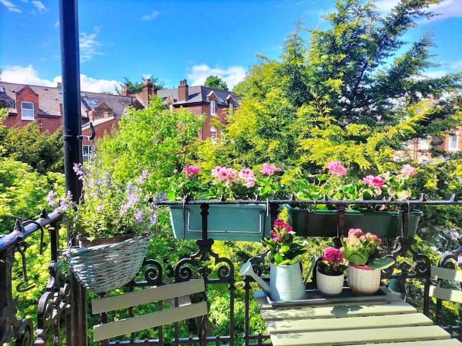 Charming London With Balcony Apartment Bagian luar foto